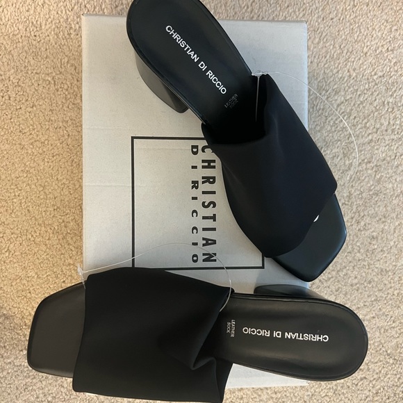NWT NIB Christian Di Riccio womens black dressy elastic slides size 40 EU 9 US. - Picture 2 of 3